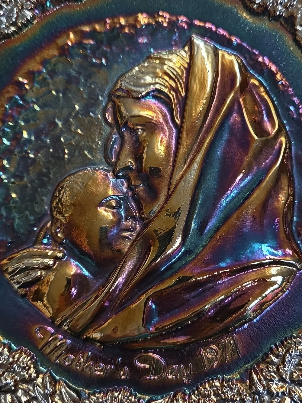 1971 Madonna With Sleeping Child - No Box Mother'S Day‎ Plate-Carnival Glass by